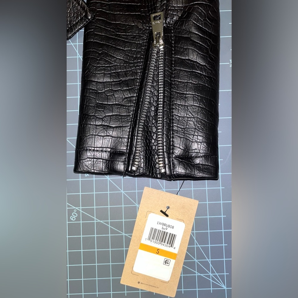 Levi’s black croc faux leather moto jacket - Picture 8 of 15
